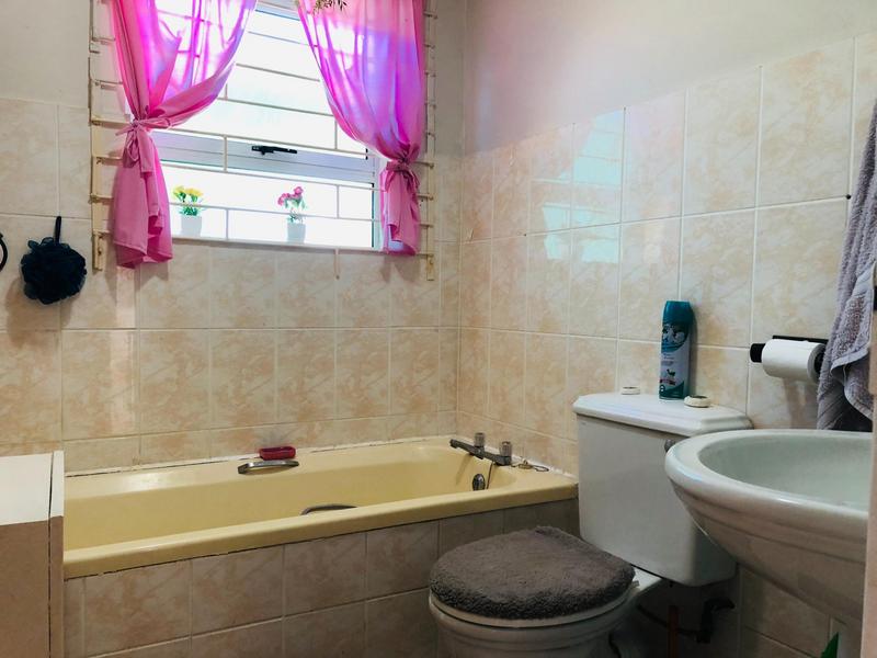 2 Bedroom Property for Sale in De Kelders Western Cape